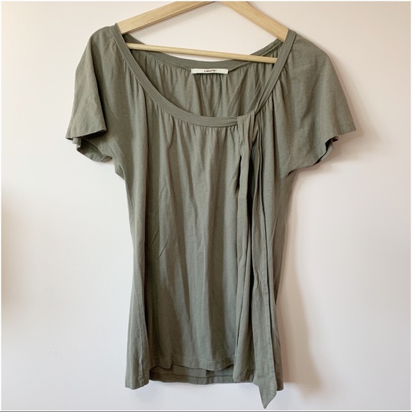 Levi's Tops - Levi’s | Army green tee size XS